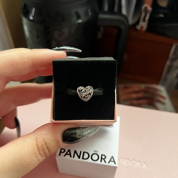 Pandora Family Heart Charm - Picture 9 of 16